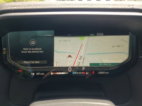 Used 2025 Land Rover Range Rover Sport SE image 24