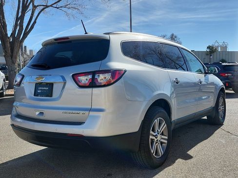 Used 2016 Chevrolet Traverse LT image 6