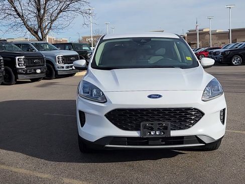 Used 2020 Ford Escape SE image 3