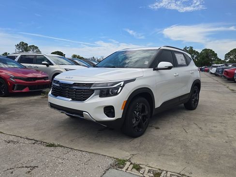 Used 2026 Kia Seltos EX w/ EX Sunroof Package FWD image 4