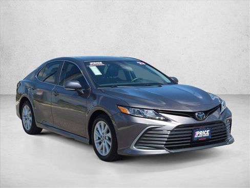 Used 2023 Toyota Camry LE w/ Convenience Package FWD image 3