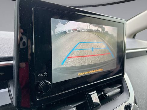 Used 2023 Toyota Corolla LE FWD image 21