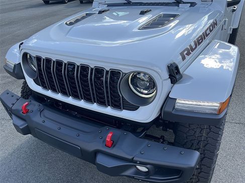 New 2025 Jeep Gladiator Rubicon image 34