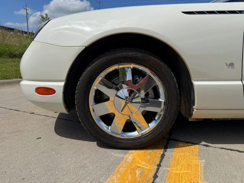 Used 2003 Ford Thunderbird RWD image 13