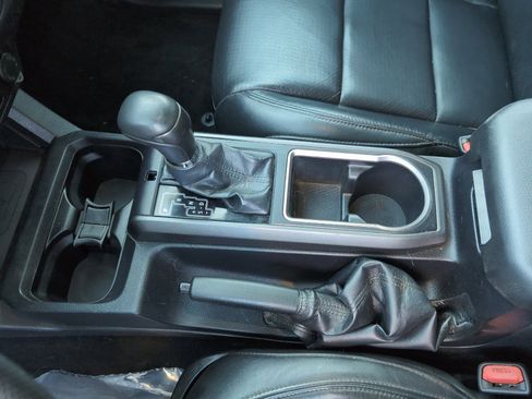 Used 2021 Toyota Tacoma TRD Off-Road image 22