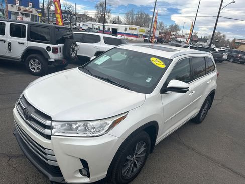 Used 2017 Toyota Highlander XLE w/ Protection Package #3 image 2