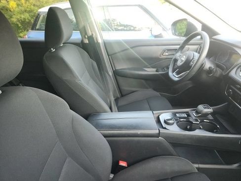 Used 2024 Nissan Rogue S AWD/4WD image 3