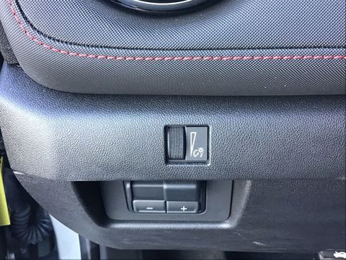 Used 2024 Chevrolet Colorado Z71 w/ Z71 Convenience Package 2 image 16