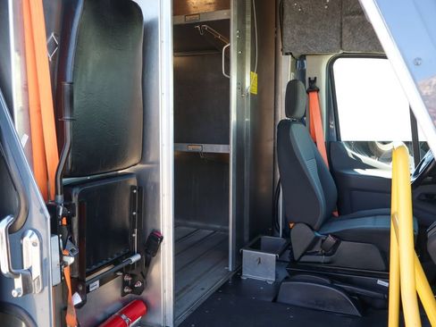 Used 2022 Ford Transit 350 DRW RWD image 33