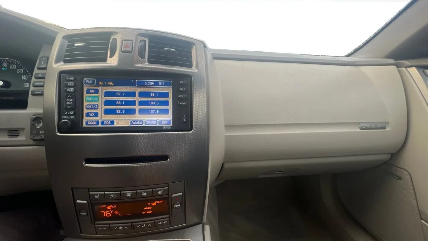 Used 2005 Cadillac XLR RWD image 26