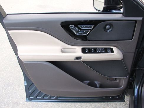 Used 2022 Lincoln Aviator Reserve image 15