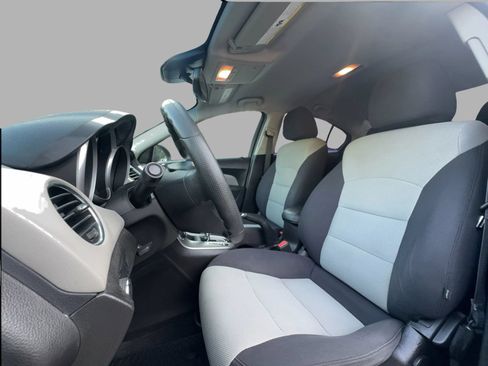 Used 2015 Chevrolet Cruze LS FWD image 16