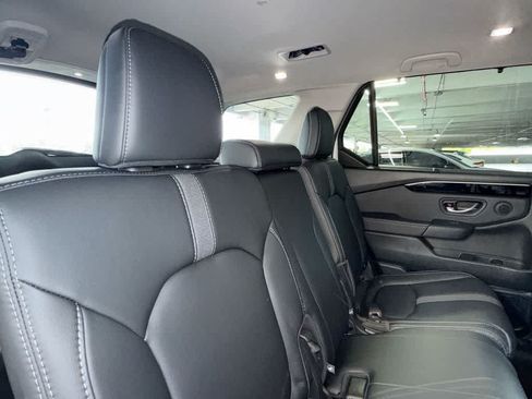Used 2025 Honda Pilot EX-L image 26