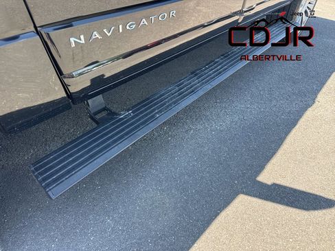 Used 2017 Lincoln Navigator L Reserve image 15