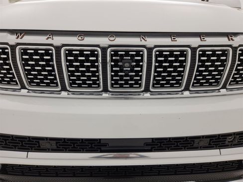 Used 2022 Jeep Grand Wagoneer Series III image 21