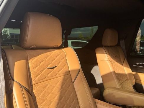 Certified 2023 Cadillac Escalade Premium Luxury w/ LPO, Radiant Package AWD/4WD image 26