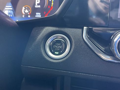 Used 2025 Chevrolet Colorado W/T AWD/4WD image 16