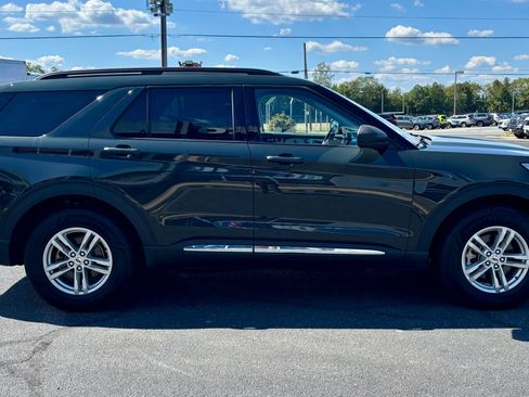 Used 2022 Ford Explorer XLT image 5