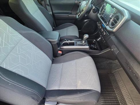 Used 2023 Toyota Tacoma TRD Off-Road image 19