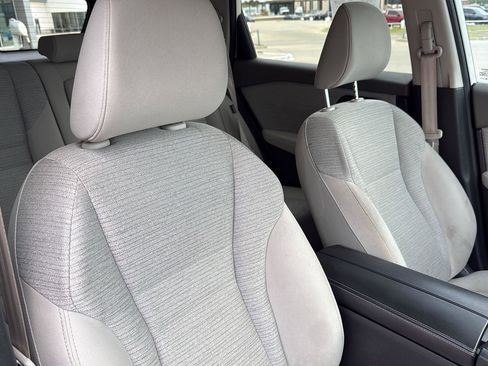 Used 2022 Nissan Rogue SV image 34