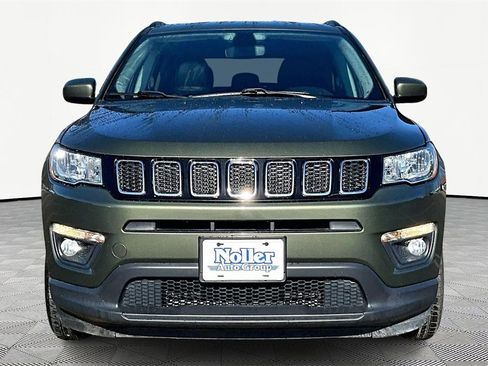 Used 2021 Jeep Compass Latitude image 3