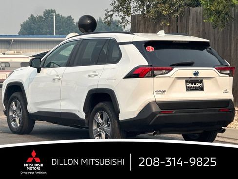 Used 2022 Toyota RAV4 LE AWD/4WD image 9