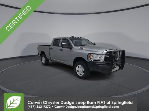 Used 2024 RAM 2500 Tradesman w/ Chrome Appearance Group AWD/4WD image 3