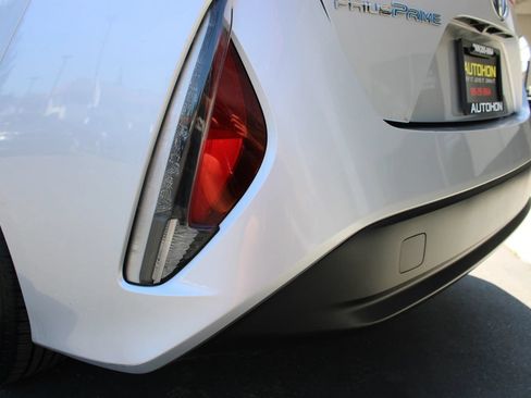 Used 2018 Toyota Prius Prime Premium FWD image 40