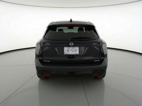 Used 2025 Nissan Kicks SV AWD/4WD image 7