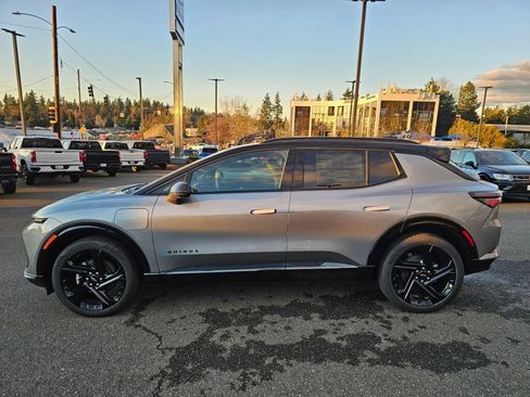 New 2026 Chevrolet Equinox EV RS image 8