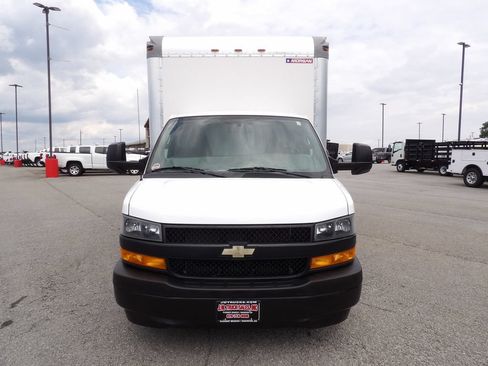 Used 2019 Chevrolet Express 3500 Extended RWD image 12