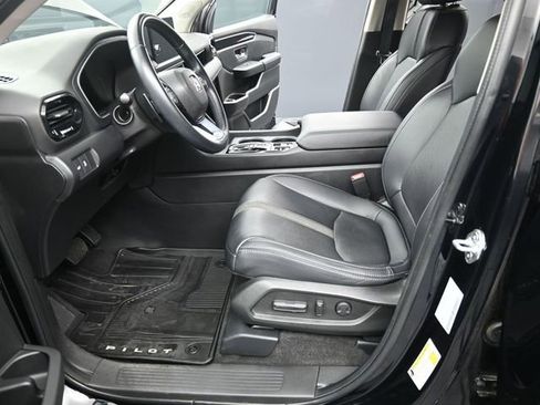 Used 2023 Honda Pilot Touring image 16