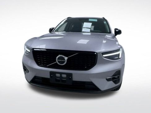 New 2026 Volvo XC40 B5 Plus w/ Protection Package Premier image 18