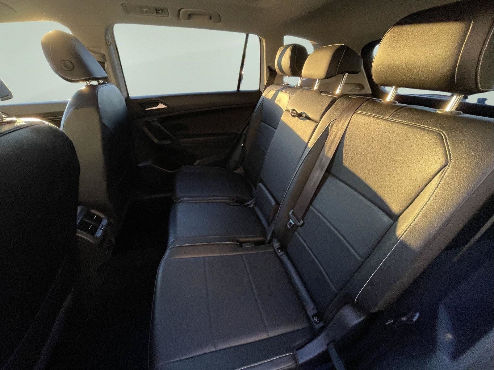 Used 2021 Volkswagen Tiguan SE w/ Panoramic Sunroof Package AWD/4WD image 16