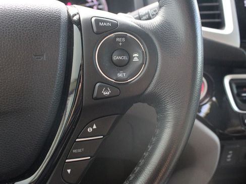 Used 2016 Honda Pilot Touring image 14
