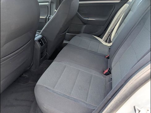 Used 2010 Volkswagen Jetta S FWD image 13