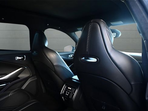 Used 2021 Aston Martin DBX image 29