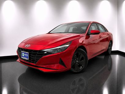 Certified 2023 Hyundai Elantra SEL w/ Preferred Accessory Package