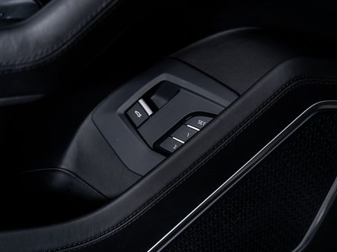 Used 2021 Lamborghini Urus image 48