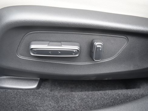 Certified 2026 Honda HR-V EX-L image 13