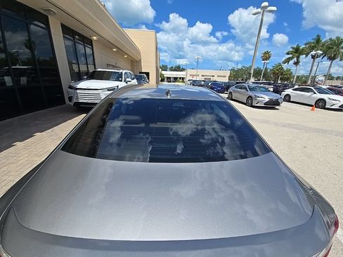 Used 2016 Lexus ES 350 w/ Luxury Package w/Wood Trim FWD image 7