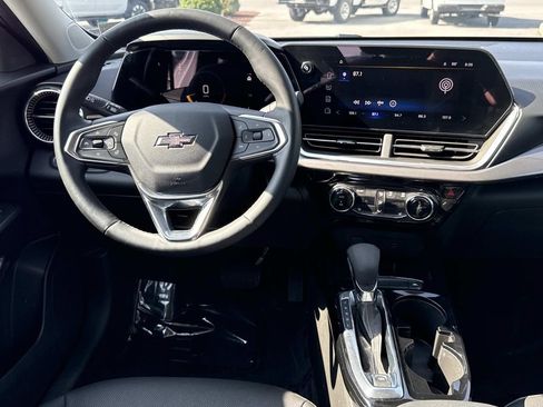 Used 2024 Chevrolet Trax ACTIV FWD image 3