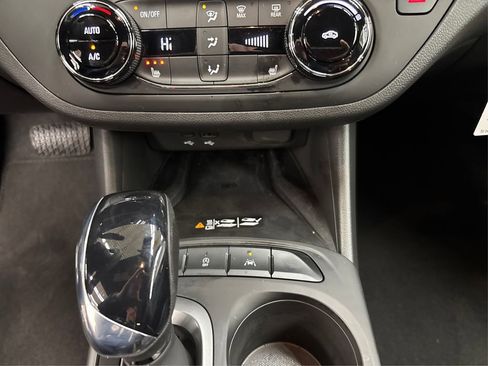 Used 2025 Buick Envista Preferred w/ Convenience I Package image 37