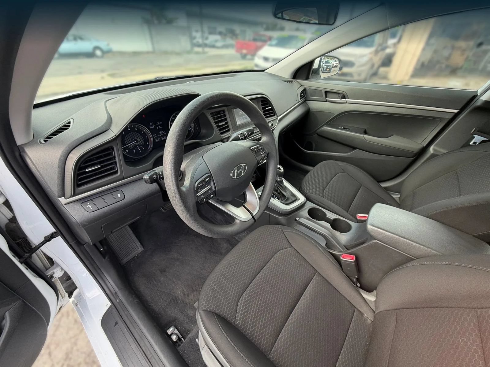 Used 2019 Hyundai Elantra SE w/ Cargo Package FWD image 10