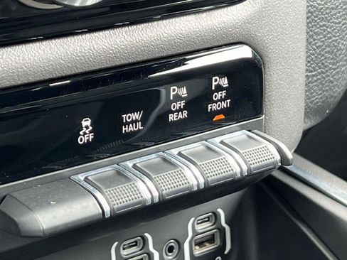 Used 2019 RAM 1500 Big Horn AWD/4WD image 29