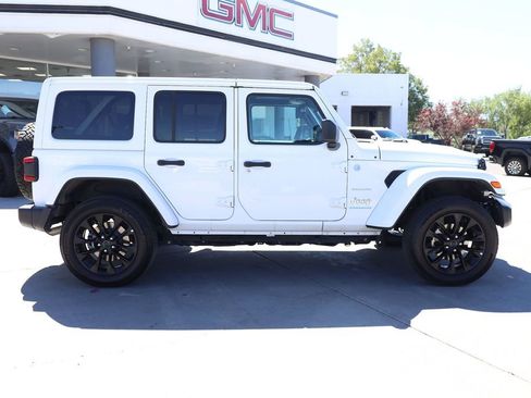 Used 2024 Jeep Wrangler Unlimited Sahara AWD/4WD image 7