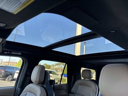 New 2025 Lincoln Navigator Black Label image 32