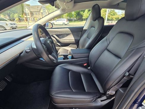 Used 2018 Tesla Model 3 Long Range RWD image 13