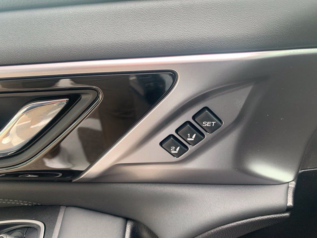 Used 2023 Subaru Outback Limited XT AWD/4WD image 12