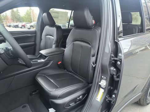 New 2026 Jeep Grand Cherokee Limited image 11